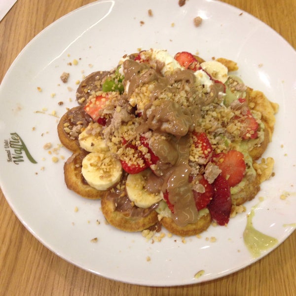 รูปภาพถ่ายที่ Kemal Usta Waffles โดย Merve janset Üregel เมื่อ 1/31/2015
