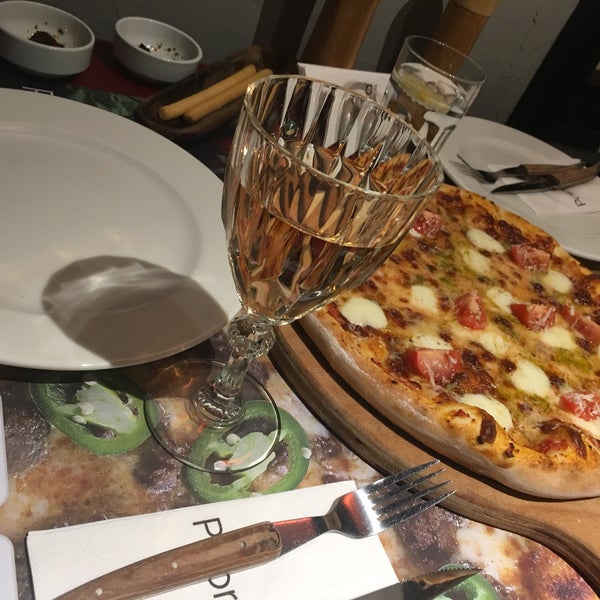1/19/2019 tarihinde Daghan E.ziyaretçi tarafından Paprica Ristorante&amp;Pizza'de çekilen fotoğraf