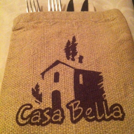 รูปภาพถ่ายที่ Casa Bella โดย Karina O. เมื่อ 1/9/2013