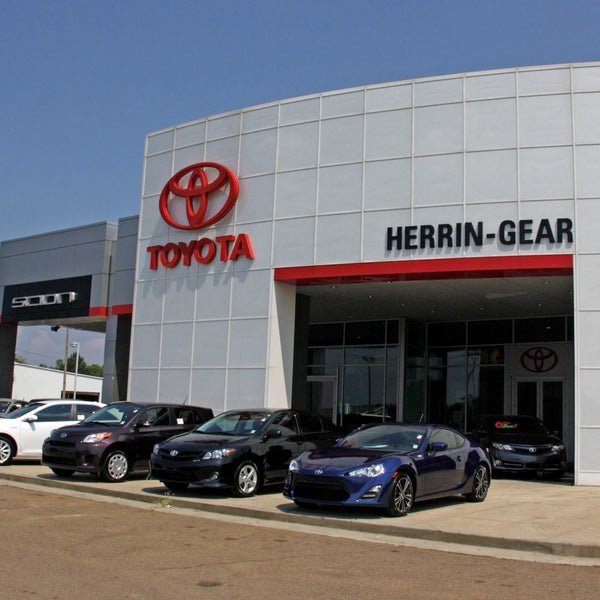 รูปภาพถ่ายที่ Herrin-Gear Toyota โดย Herrin-Gear Toyota เมื่อ 7/8/2014