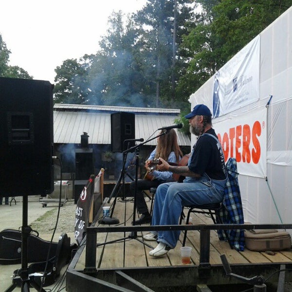 Photo taken at Rodney&#39;s Bar-B-Que And Catering by Kimberly J. on 9/29/2012
