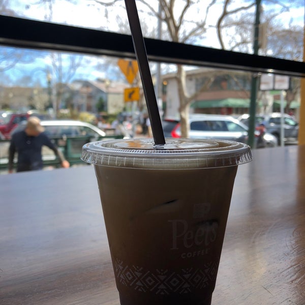 2/10/2018 tarihinde Angie C.ziyaretçi tarafından Peet&#39;s Coffee &amp; Tea'de çekilen fotoğraf