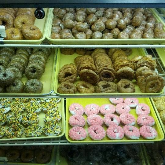 Photos at Bill's Donut Shop 75 tips