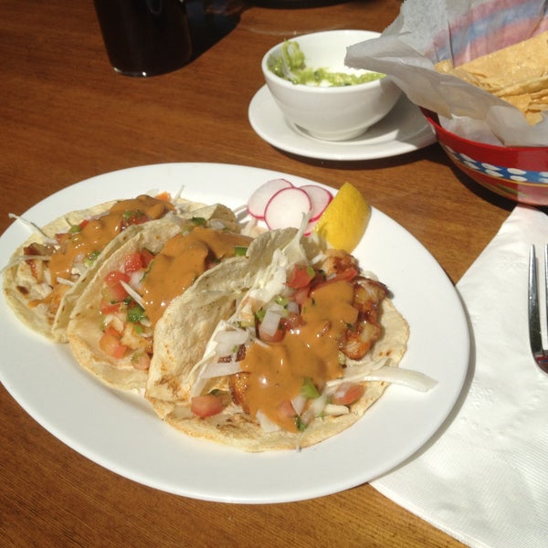 5/15/2013 tarihinde Melenie Y.ziyaretçi tarafından La Cocina Oaxaquena'de çekilen fotoğraf