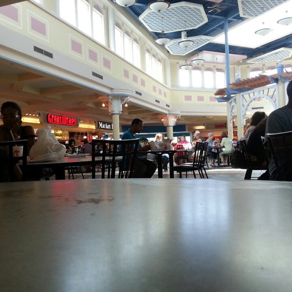 4/12/2013 tarihinde Jason S.ziyaretçi tarafından Arbor Place Mall'de çekilen fotoğraf