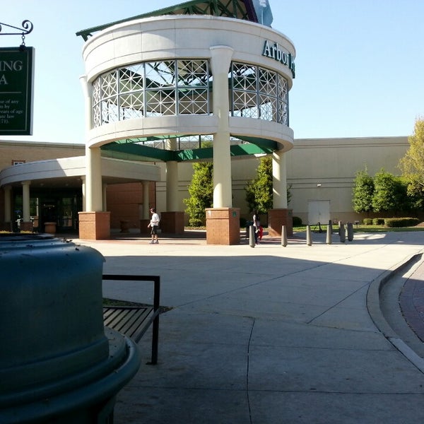 4/20/2013 tarihinde Jason S.ziyaretçi tarafından Arbor Place Mall'de çekilen fotoğraf