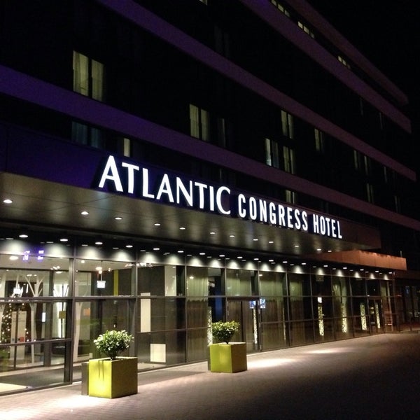 Photo taken at ATLANTIC Congress Hotel Essen by Martin M. on 12/12/2013