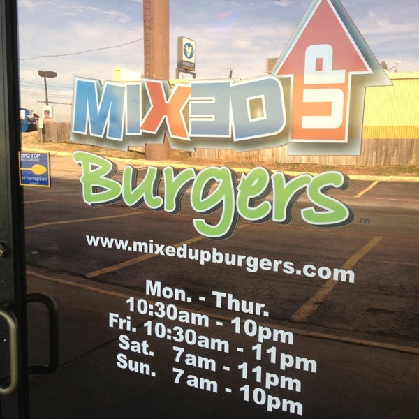 Снимок сделан в Mixed Up Burgers пользователем Mixed-Up Burgers M. 1/11/2013