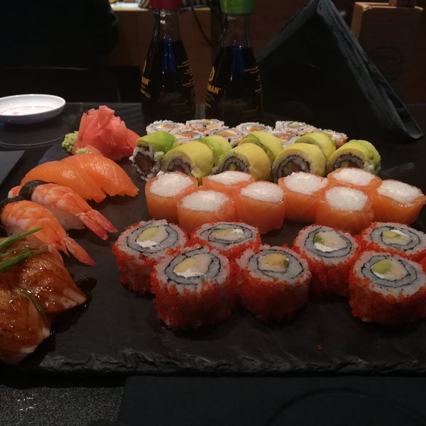 Foto diambil di Go Sushi oleh Velisarios S. pada 2/17/2018
