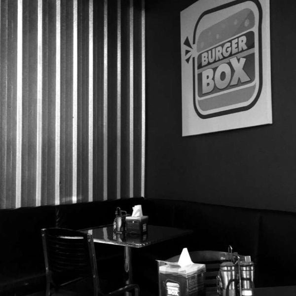 Photo prise au Burger Box par Abdulrahman le10/1/2017