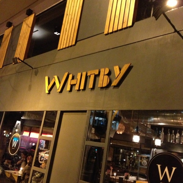 รูปภาพถ่ายที่ Whitby โดย Sergio B. เมื่อ 1/15/2013