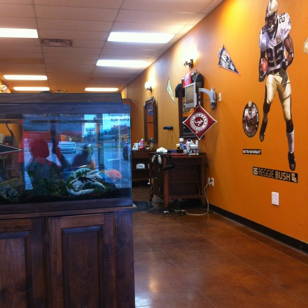 Alex Barber Shop Hair Salon in Bessemer