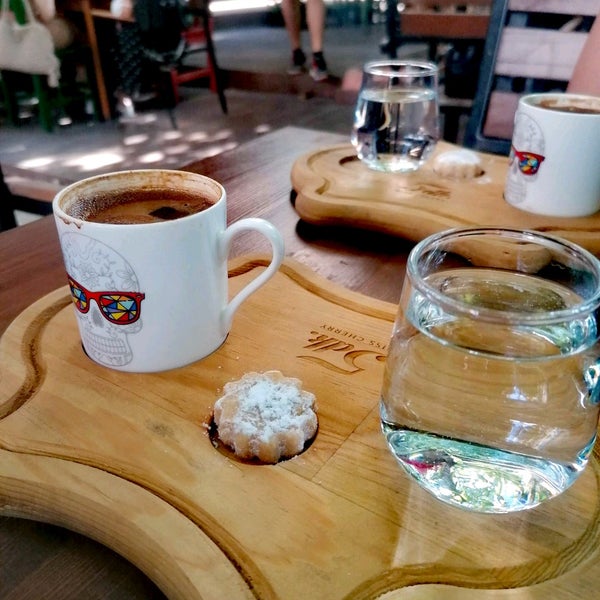 Photo taken at Cafe 5 Dk by Pelin on 5/30/2022
