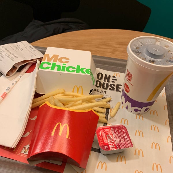 Foto tirada no(a) McDonald&#39;s por Arturo em 3/31/2019