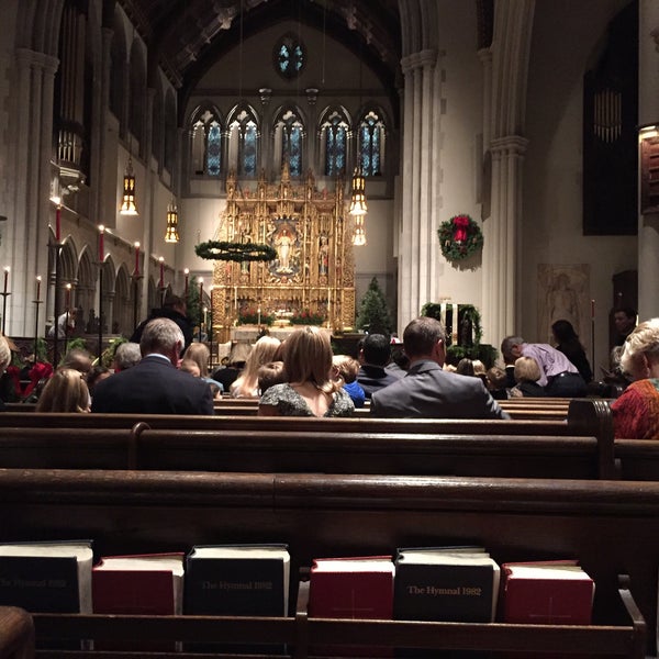 Foto tirada no(a) St James Church (Episcopal) por Austin O. em 12/24/2014