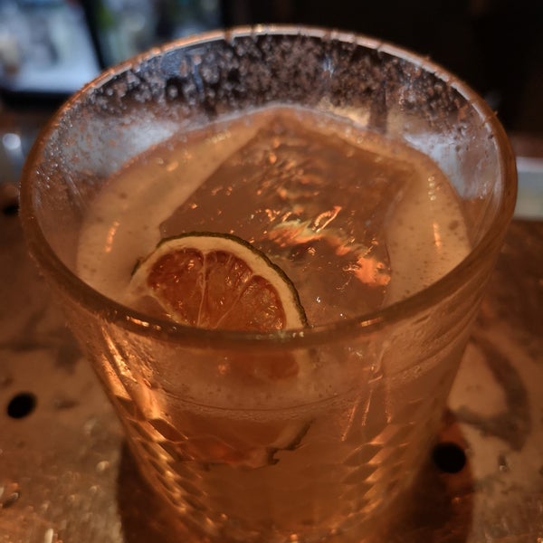 Das Foto wurde bei SPUTNIK Cocktail bar von Albena S. am 9/8/2018 aufgenommen