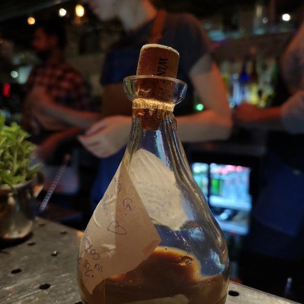 Foto scattata a SPUTNIK Cocktail bar da Albena S. il 9/27/2018
