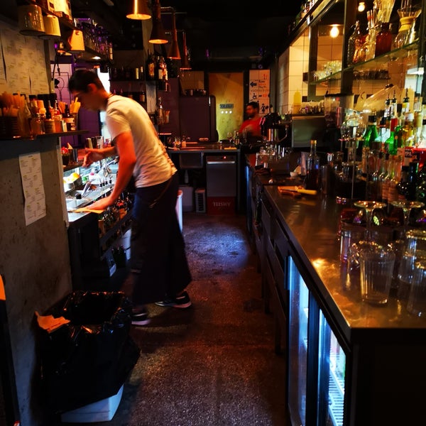 9/12/2018 tarihinde Albena S.ziyaretçi tarafından SPUTNIK Cocktail bar'de çekilen fotoğraf