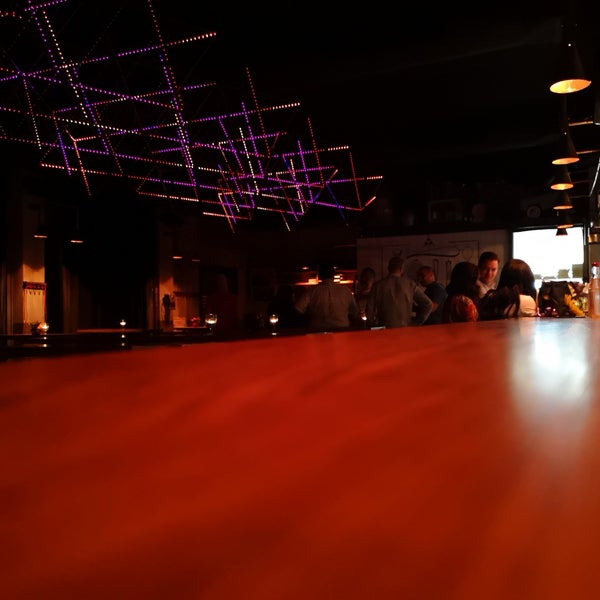 6/21/2018 tarihinde Albena S.ziyaretçi tarafından SPUTNIK Cocktail bar'de çekilen fotoğraf