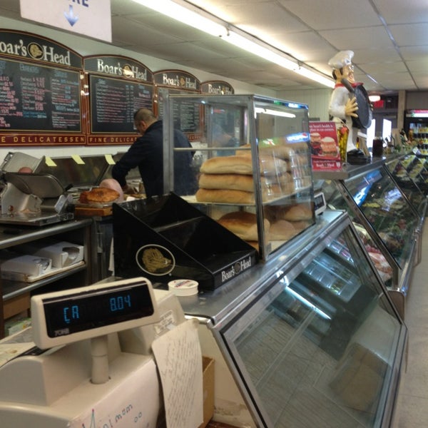 Alfredo's Italian American Deli & Catering 3 tavsiye