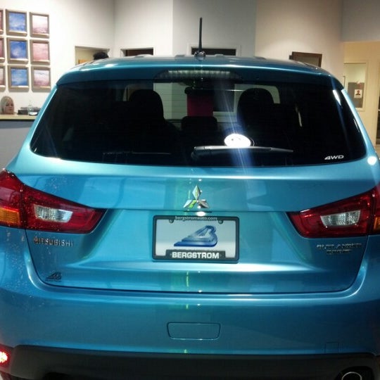 Foto diambil di Bergstrom Victory Lane Imports (Hyundai, Mazda, Mitsubishi &amp; Nissan) oleh Lou V. pada 12/11/2012