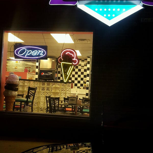 Zesty's Frozen Custard Green Bay'da Dondurmacı'da fotoğraflar