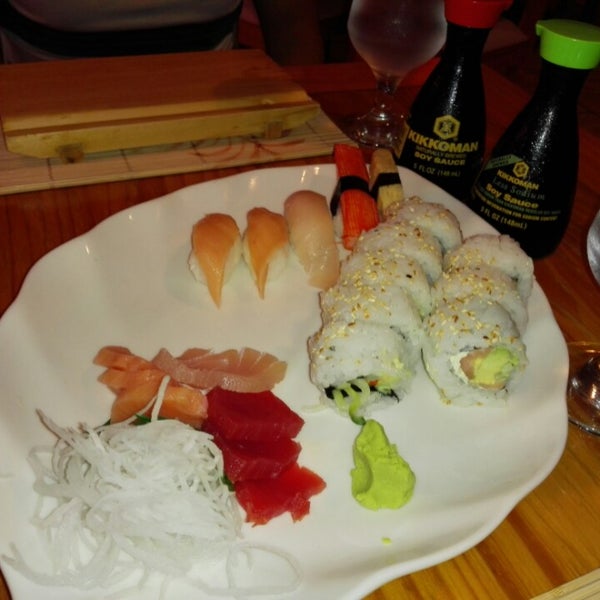 Das Foto wurde bei Saisaki Restaurant von Josh Carpenter E. am 1/14/2015 aufgenommen