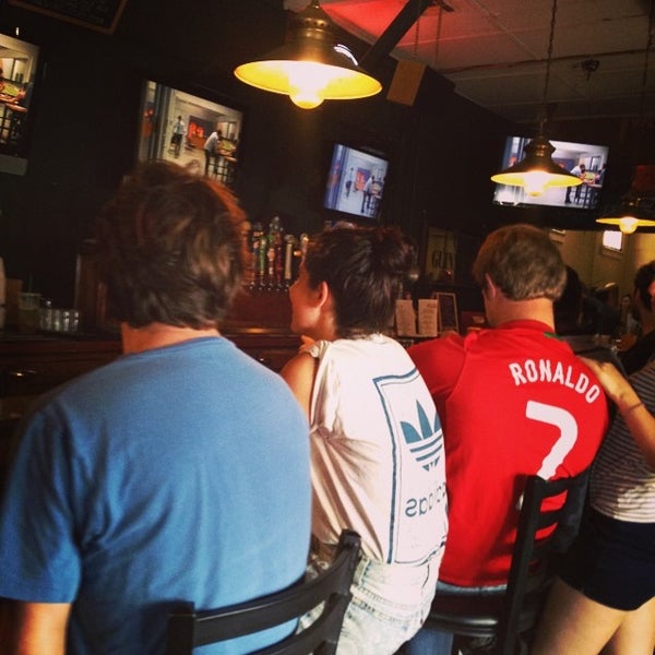 6/26/2014 tarihinde Bryan D.ziyaretçi tarafından Markey&#39;s Bar'de çekilen fotoğraf
