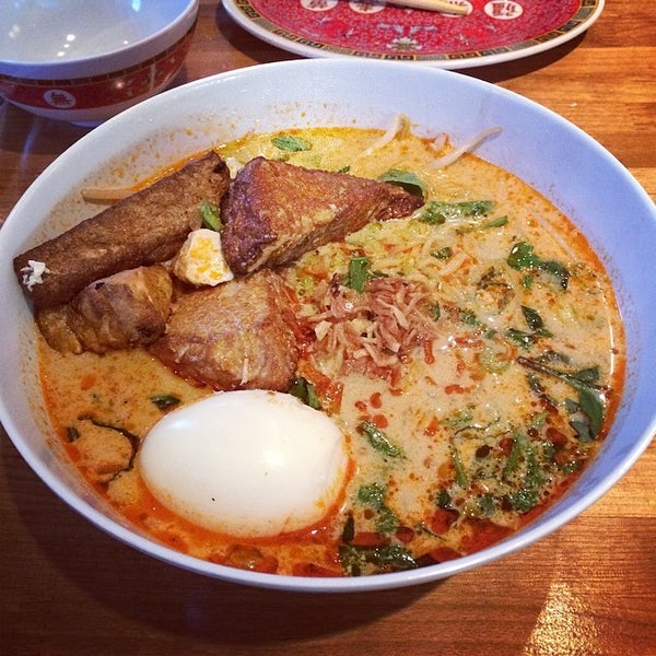 Photo taken at Foo Dog: Asian Street Food by Gonzi on 3/28/2014