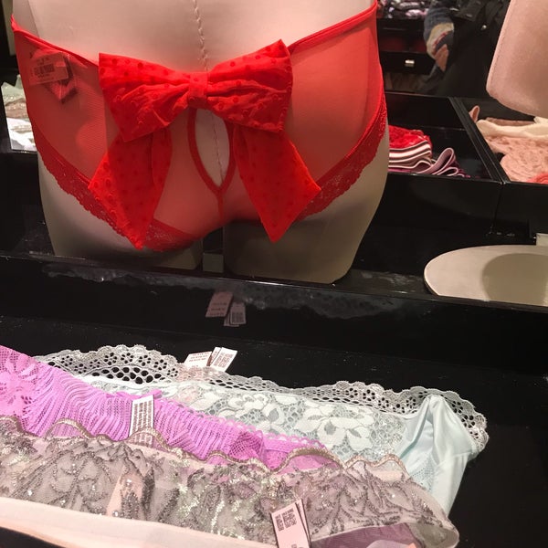 Victoria's Secret - Lingerie Store