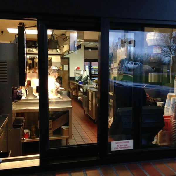 Burger King Fast Food Restaurant in Tigard