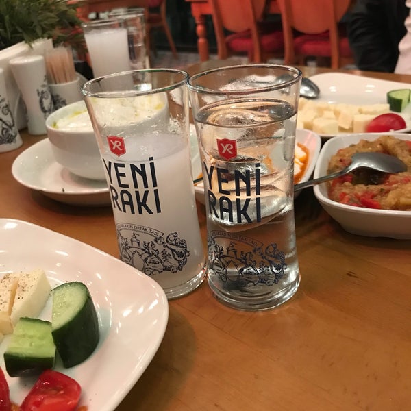 Foto tomada en Local VIP Restaurant  por Cem Ç. el 10/7/2018