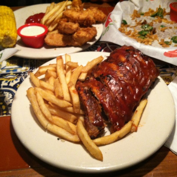 Photo taken at Chili&#39;s Grill &amp; Bar by Celina C. on 12/19/2012