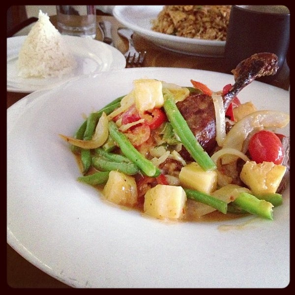 Photo taken at Sea Thai Restaurant by Jennifer S. on 12/22/2012