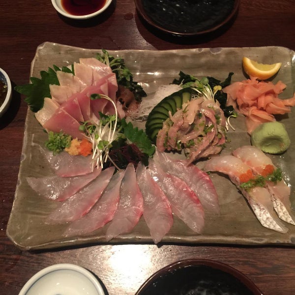 Foto tirada no(a) Sushi Sake por Chris H. em 7/22/2015