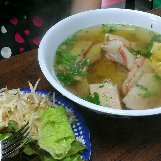 รูปภาพถ่ายที่ Kim Vu Vietnamese Cuisine โดย Ryan D. เมื่อ 5/31/2013