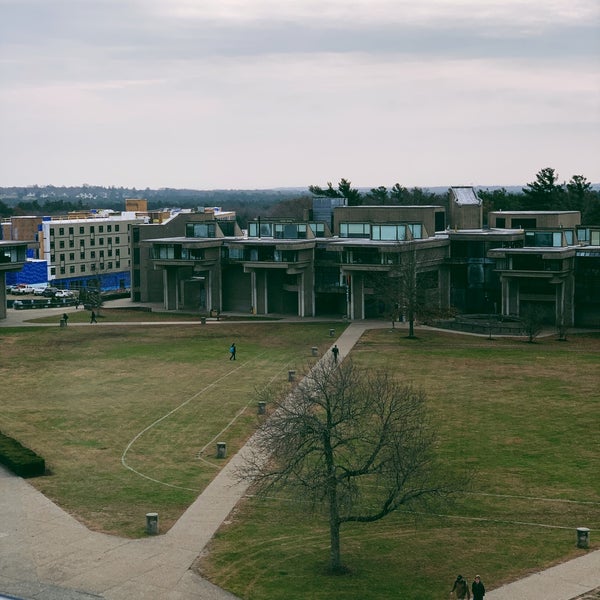 UMass Dartmouth Library 285 Old Westport Rd