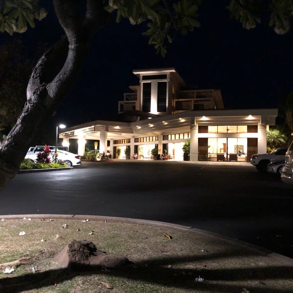 Foto tomada en Maui Coast Hotel  por Eddie C. el 5/22/2019