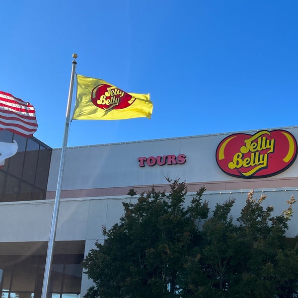 Photo taken at Jelly Belly Factory by Frederik H. on 5/14/2022