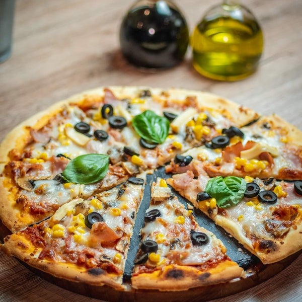 Пицца лаб. Пицца лаб. Мини пицца. Торт пицца пепперони. Пицца лаб.