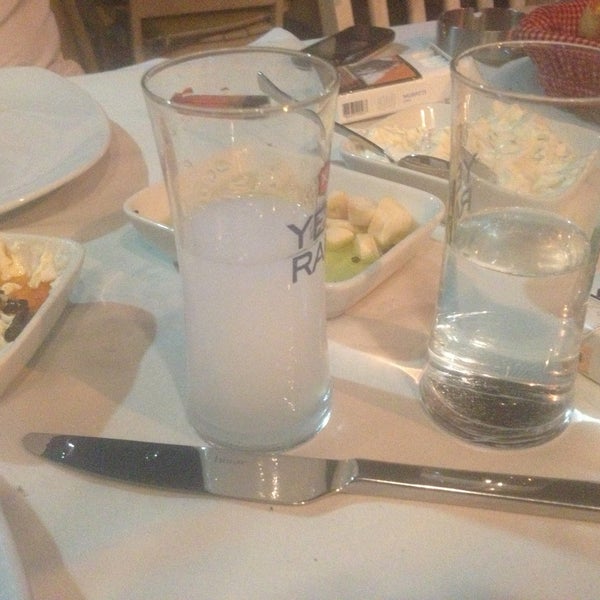 Foto diambil di Kalispera Restaurant oleh Mustafa E. pada 5/7/2013