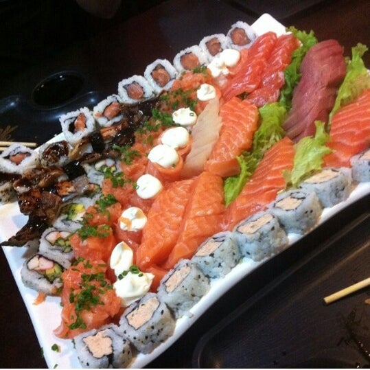 Foto tomada en Hattori Sushi Bar  por Celsinho el 7/24/2014