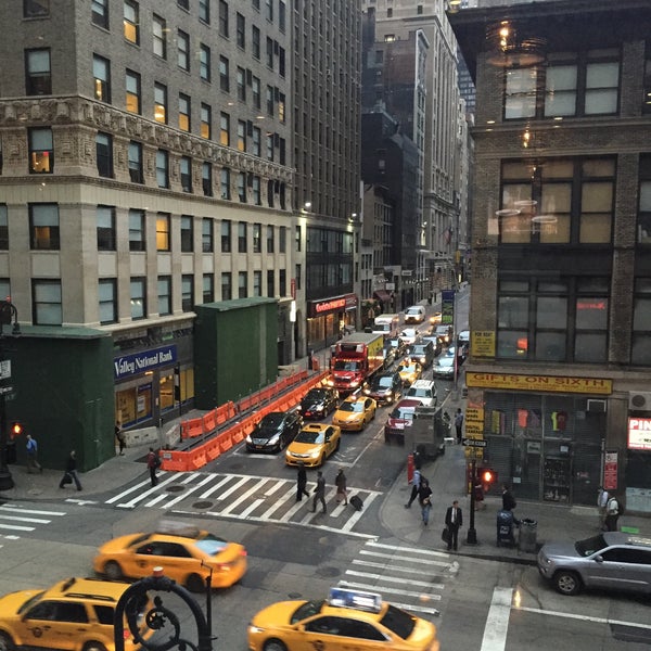 Das Foto wurde bei Residence Inn by Marriott New York Manhattan/Times Square von Yulya Y. am 9/28/2015 aufgenommen