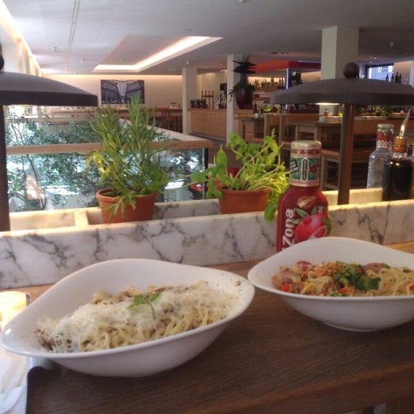 Photo taken at Vapiano by Rainer H. on 8/4/2013