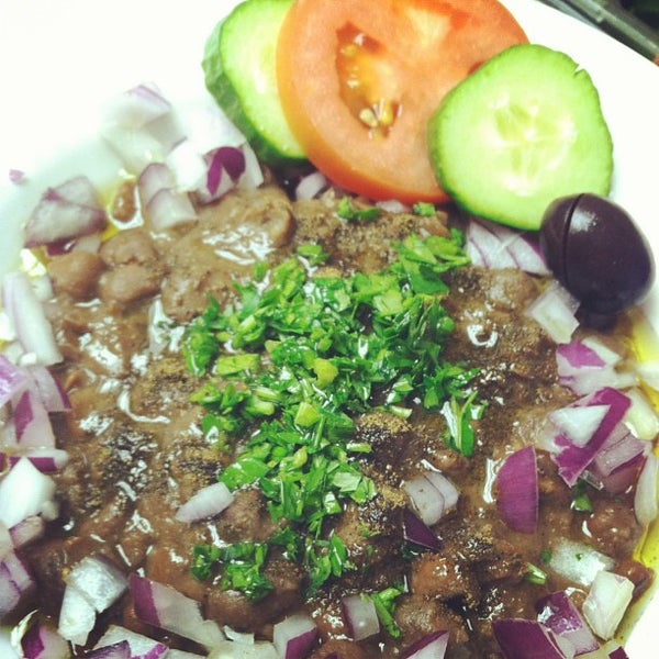 Das Foto wurde bei Mazah Mediterranean Eatery von Mazah Mediterranean Eatery am 6/9/2013 aufgenommen