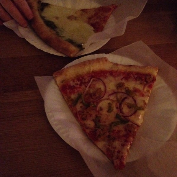 11/30/2014にThe Minty ..がPellicola Pizzeriaで撮った写真