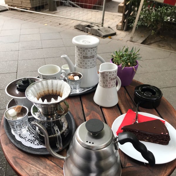 รูปภาพถ่ายที่ Berliner Kaffeerösterei โดย Happy Luke เมื่อ 9/7/2019