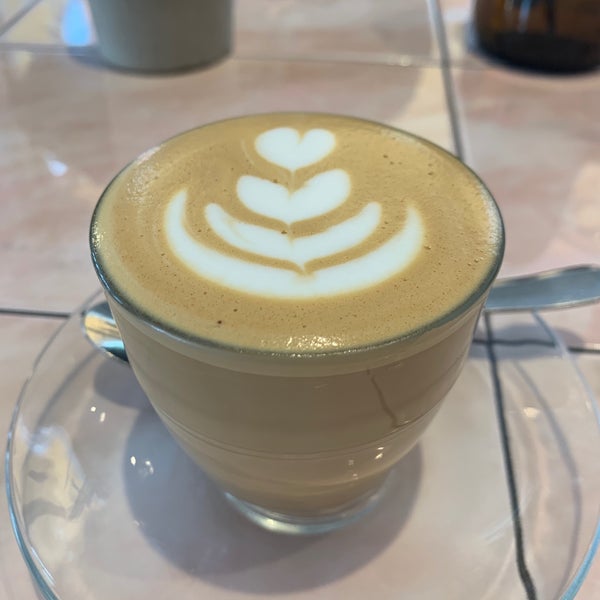 Das Foto wurde bei Milk Cafe von Nouf am 10/5/2019 aufgenommen