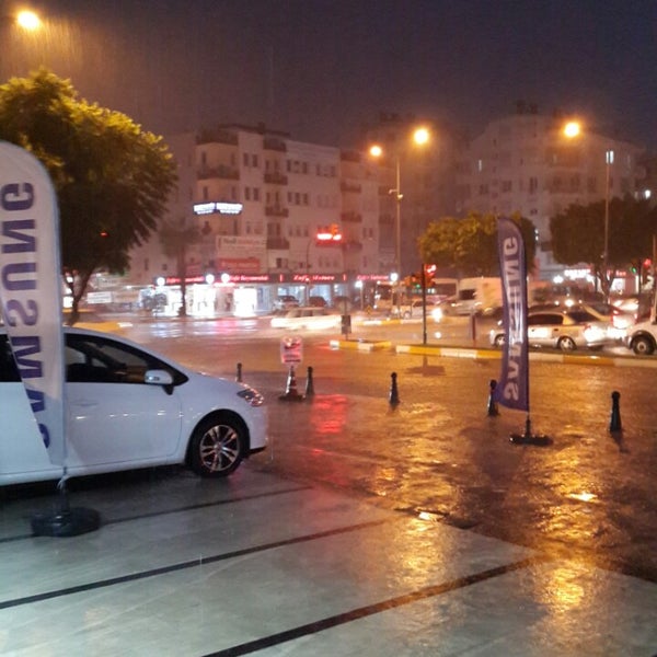 Das Foto wurde bei Çağdaş Holding Samsung Digital Plaza von Soner am 10/2/2013 aufgenommen