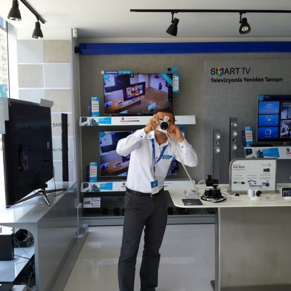 7/14/2013にSonerがÇağdaş Holding Samsung Digital Plazaで撮った写真